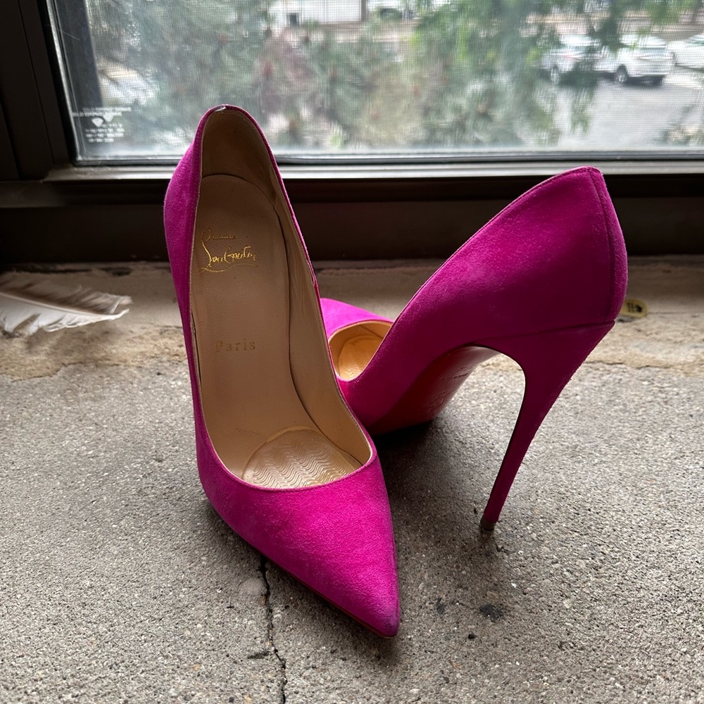 Louboutin So Kate Ultra Rose Suede